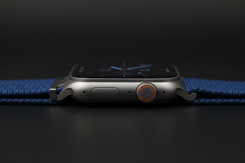 Apple Watch Ultra 2 perfil lateral caja titanio aeroespacial